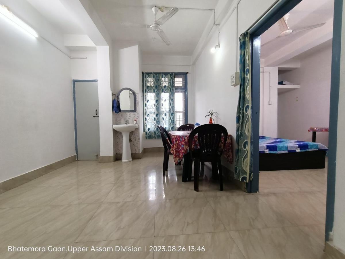 Taj Residency Holiday Homestay -Entire 1Bhk & 2Bhk Private Apartments -Call 767Ooo54Oo Jorhāt Zewnętrze zdjęcie