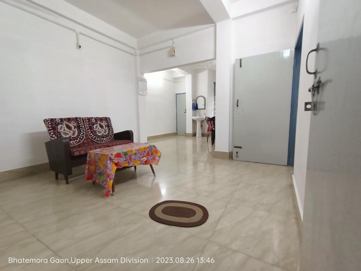 Taj Residency Holiday Homestay -Entire 1Bhk & 2Bhk Private Apartments -Call 767Ooo54Oo Jorhāt Zewnętrze zdjęcie